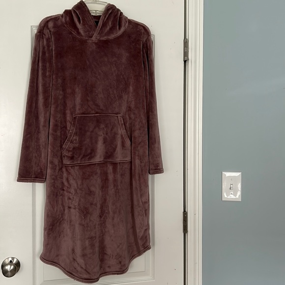 32 Degrees Hooded Cozy Plush Sleep/Lounge Pullover - Picture 3 of 7